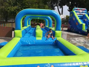 deslizante-con-piscina